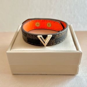 Gold V Brown Checkered Leather Cuff Bracelet